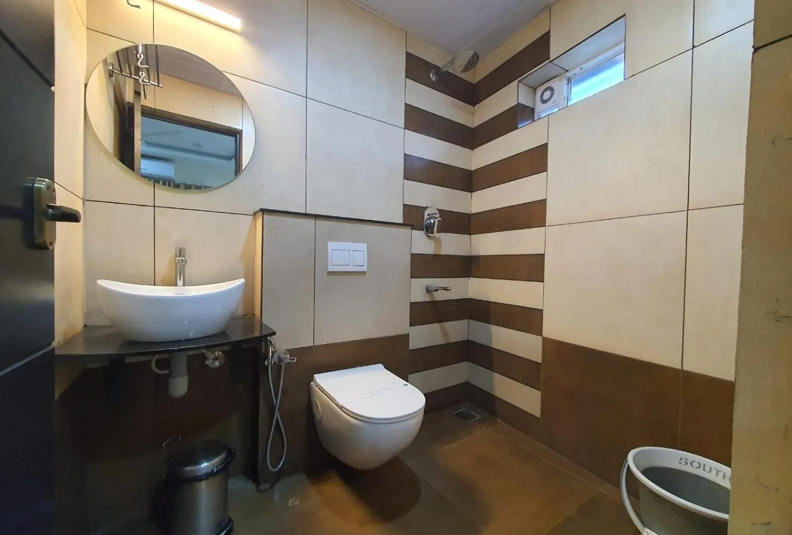 Hotel Deepakam Inn Палаккад