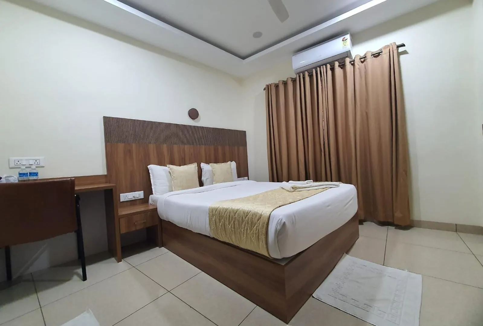 Hotel Deepakam Inn Палаккад 3*,
