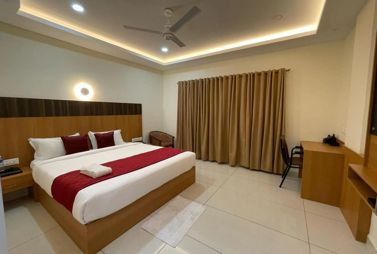 Hotel Deepakam Inn Палаккад 3*,