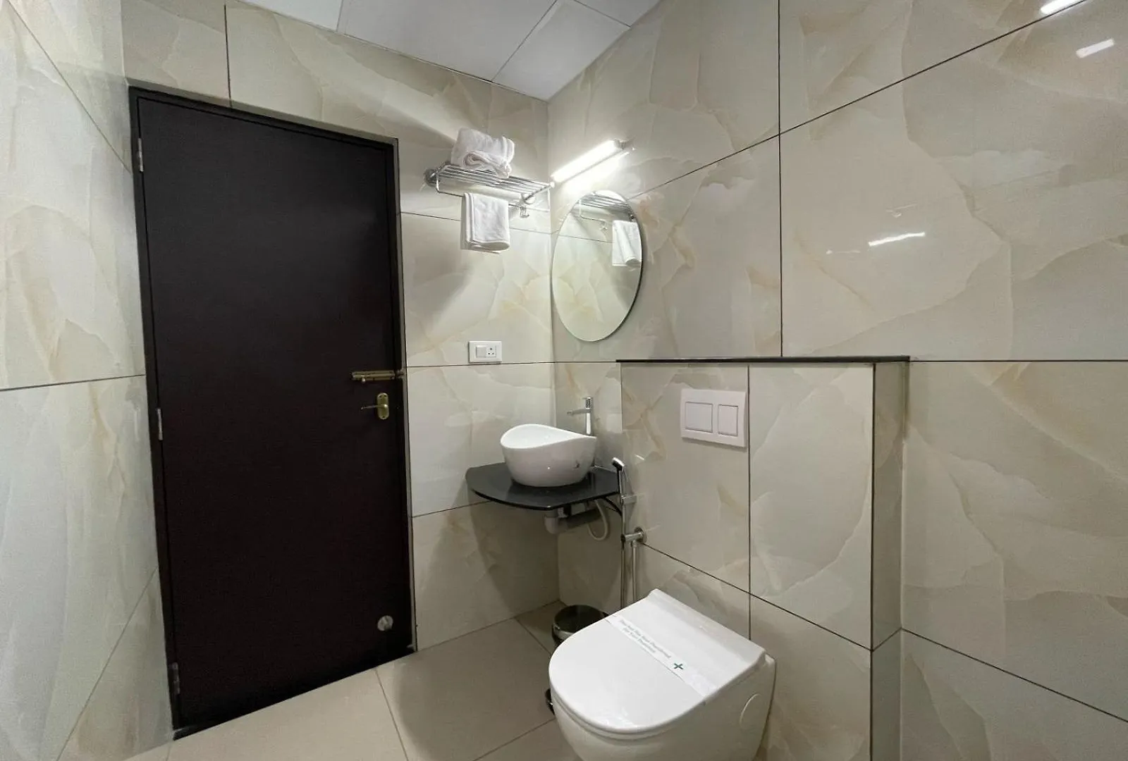 Hotel Deepakam Inn Палаккад