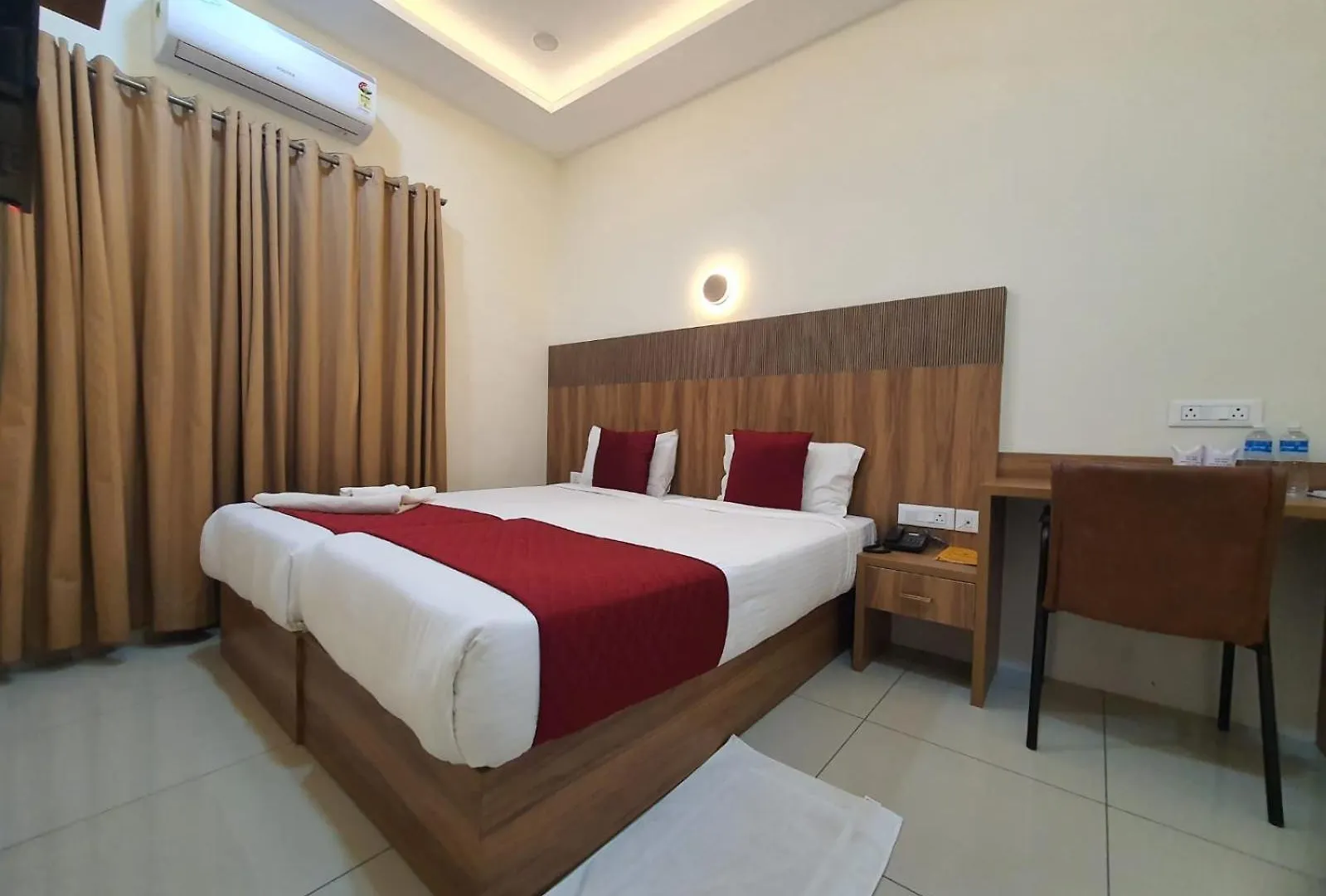 Hotel Deepakam Inn パルガート 3*,