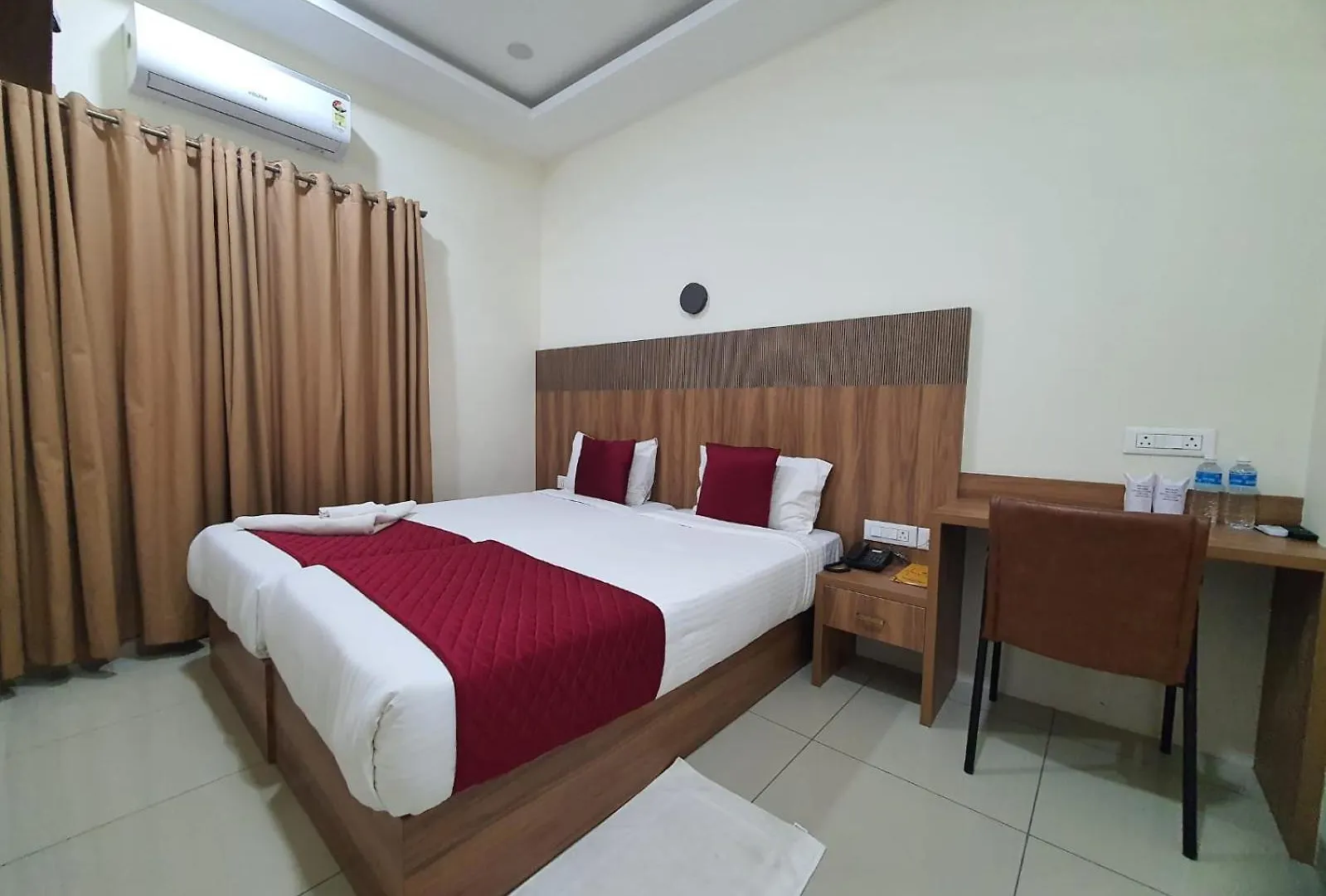 Hotel Deepakam Inn パルガート