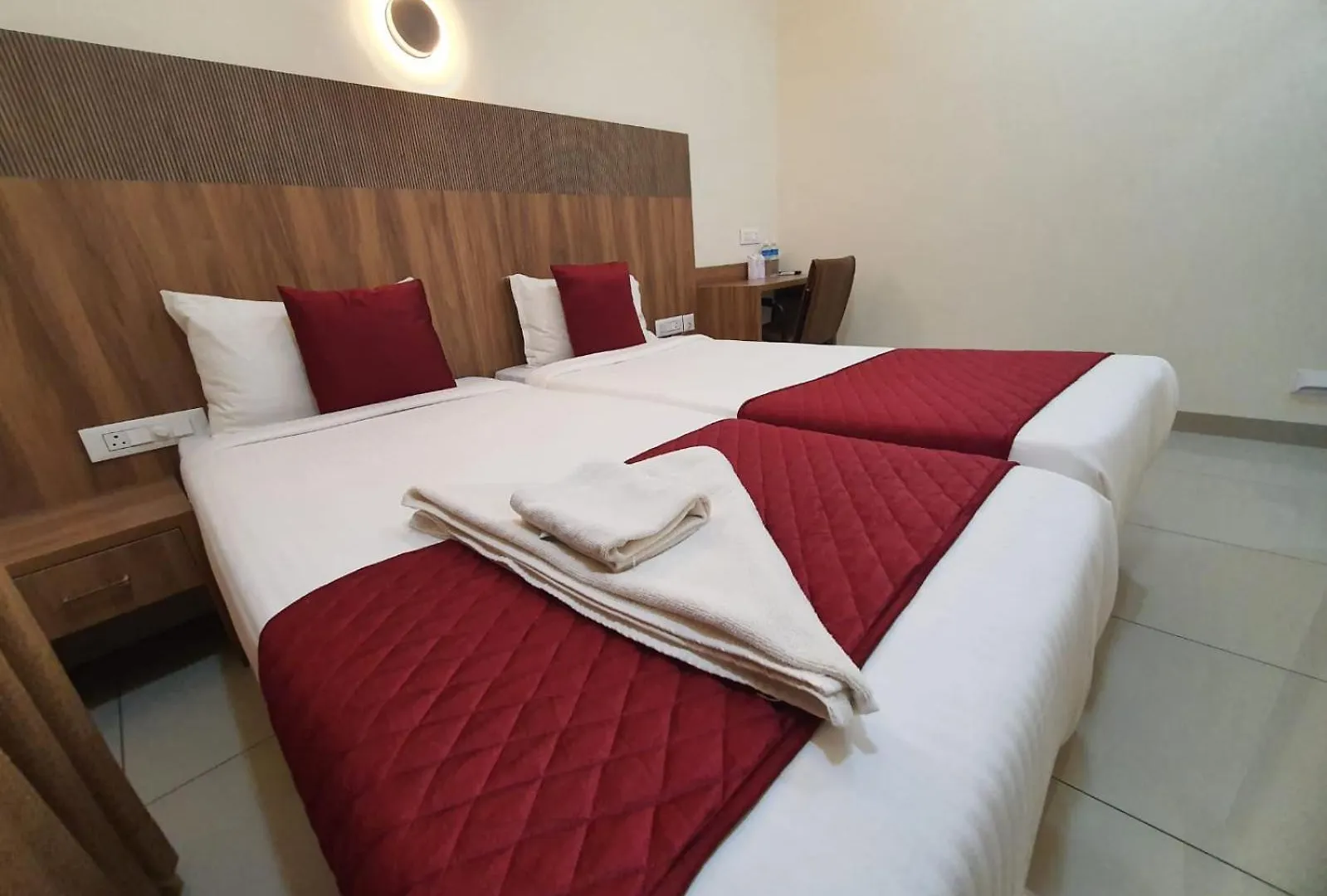 Hotel Deepakam Inn パルガート