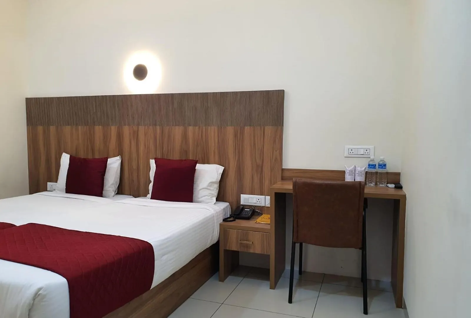 Hotel Deepakam Inn パルガート