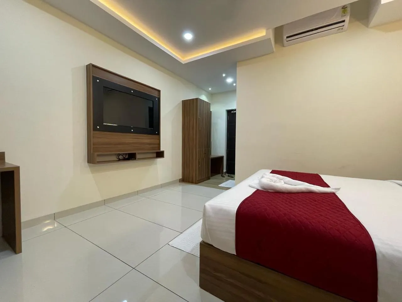 Hotel Deepakam Inn パルガート